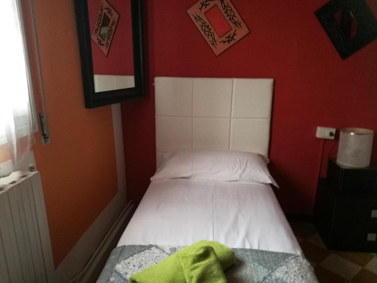 B&B Porta Appia Имола Стая снимка